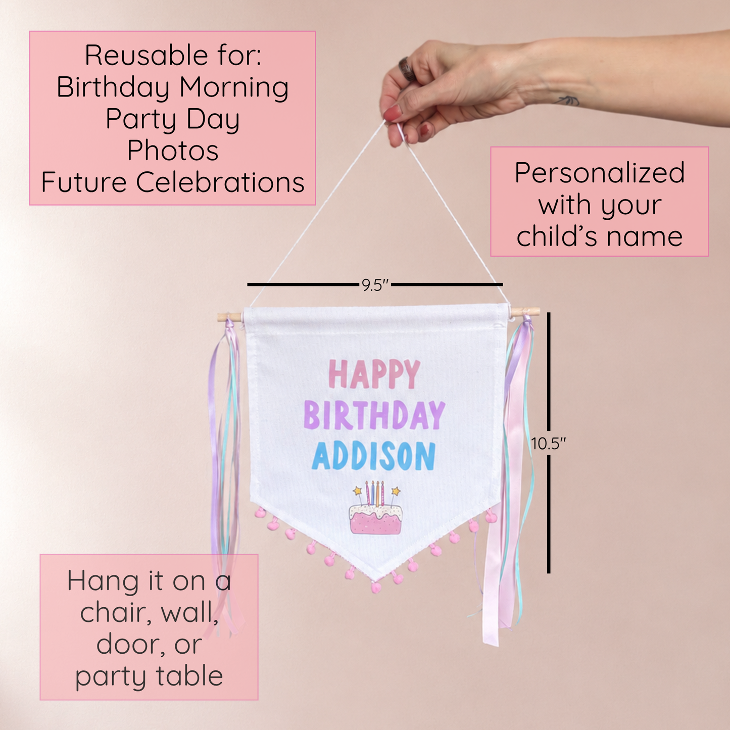 
                  
                    Hand holding a personalized birthday banner with dimensions and usage instructions on a beige background.
                  
                
